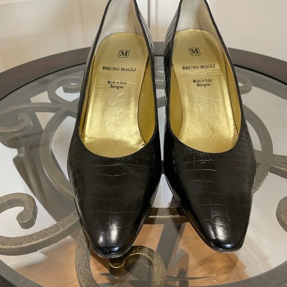 Vintage Bruno Magli Crocodile Pumps - Picture 2 of 6